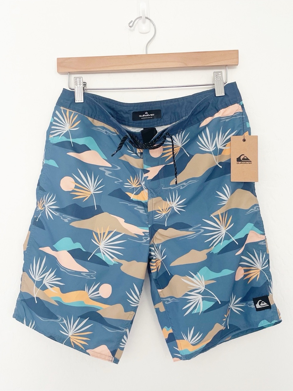 Quiksilver Highlite Scallop 19 boardshorts size 18